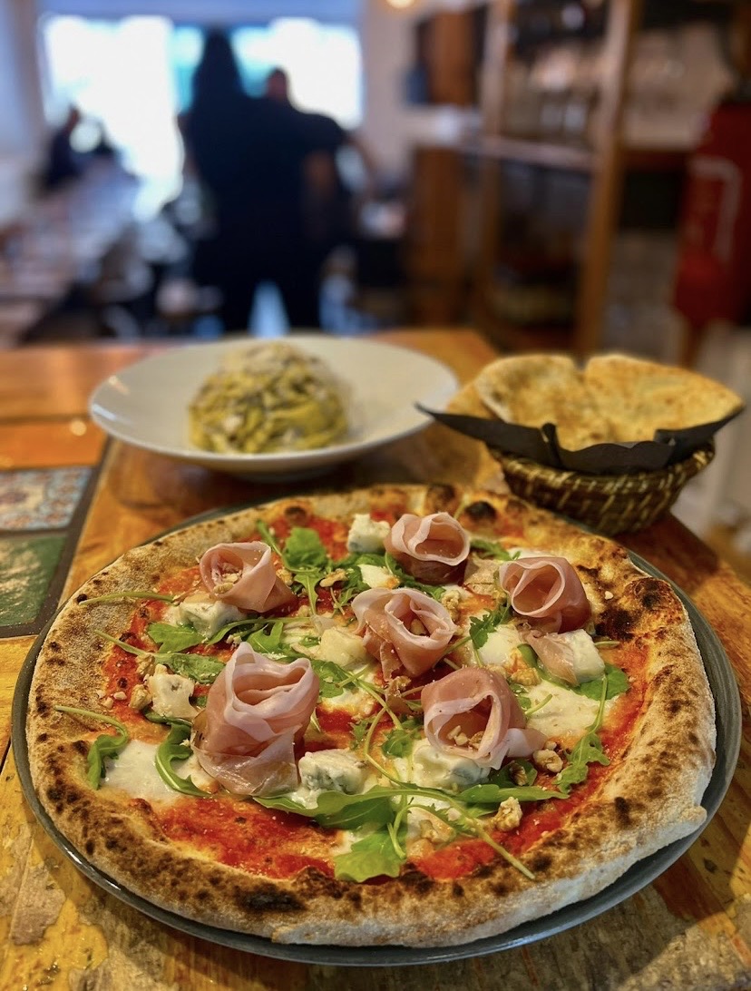 Pizza and pasta in a Paris bistro