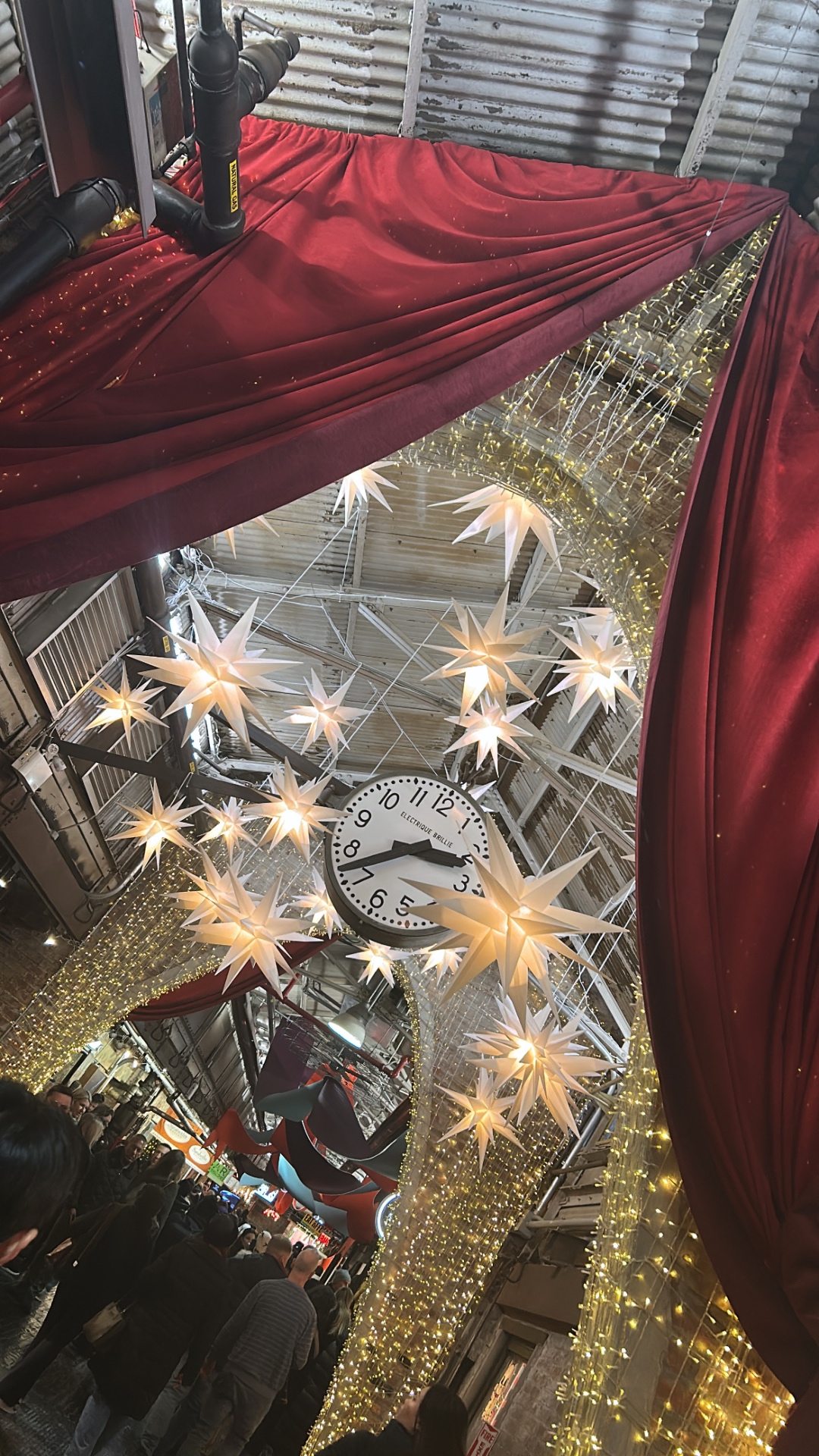Chelsea Market holiday stars and clock