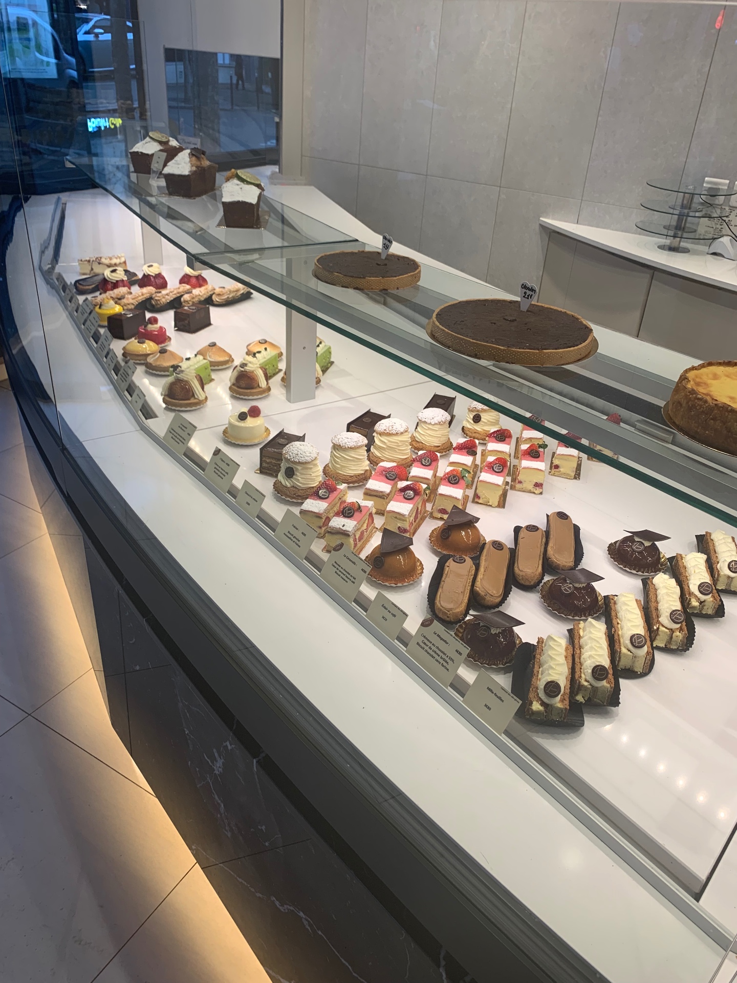 Parisian pâtisserie window